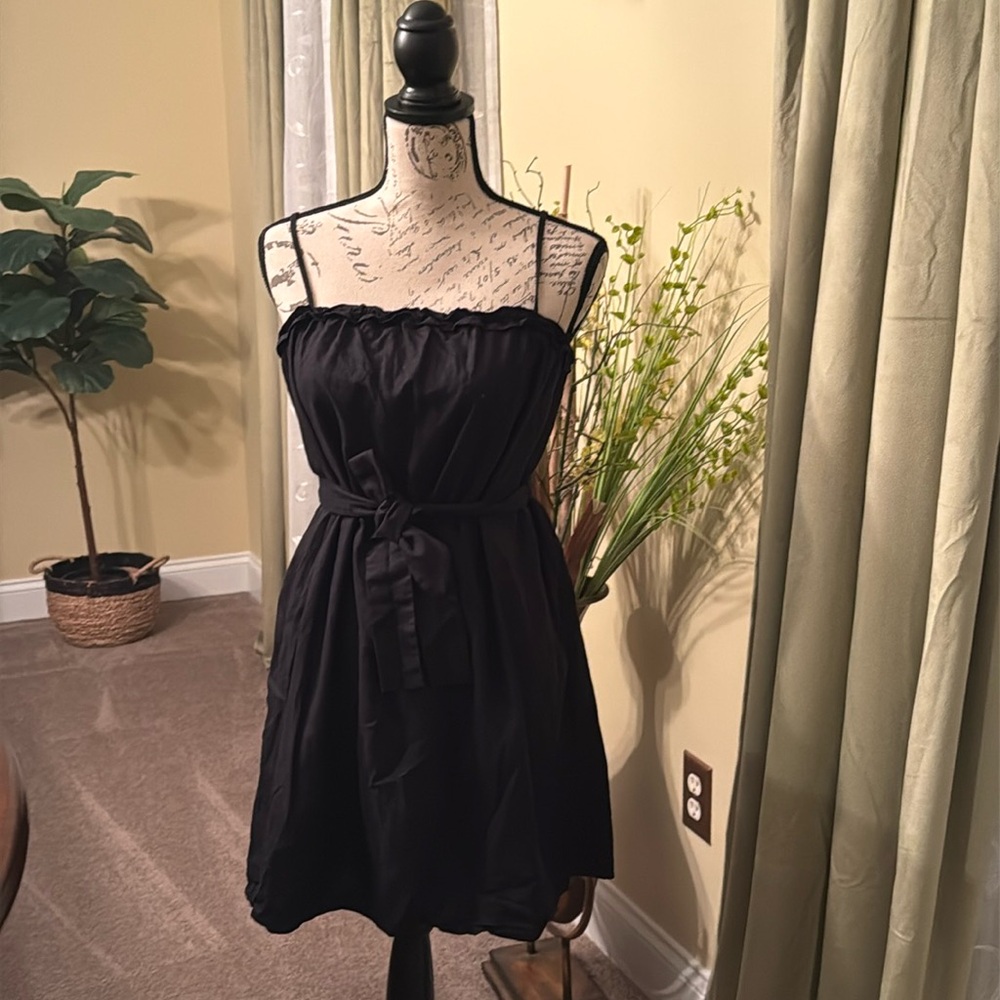 EUC Banana Republic Black Linen Dress adjustable spaghetti straps in SP